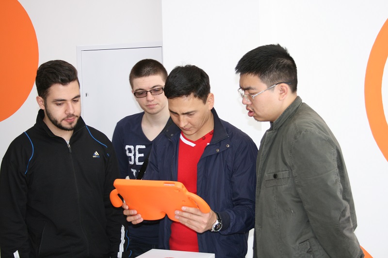 Фото к Иностранные студенты БНТУ посетили Информационный центр по атомной энергии