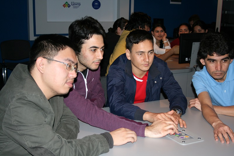 Фото к Иностранные студенты БНТУ посетили Информационный центр по атомной энергии