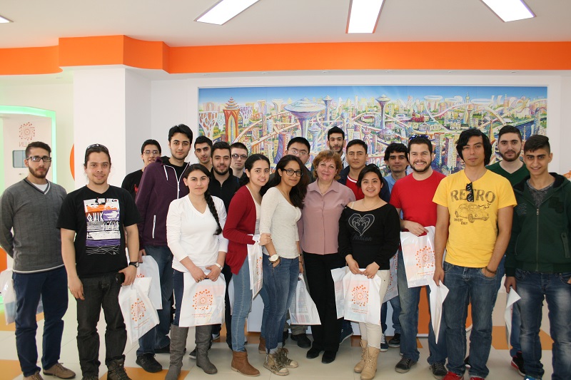 Фото к Иностранные студенты БНТУ посетили Информационный центр по атомной энергии