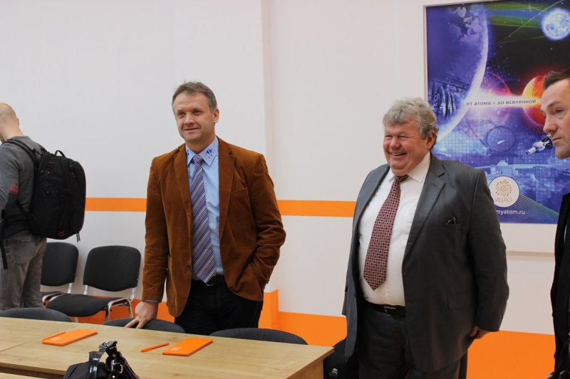 Фото к Венгерская делегация ознакомилась с работой ИЦАЭ