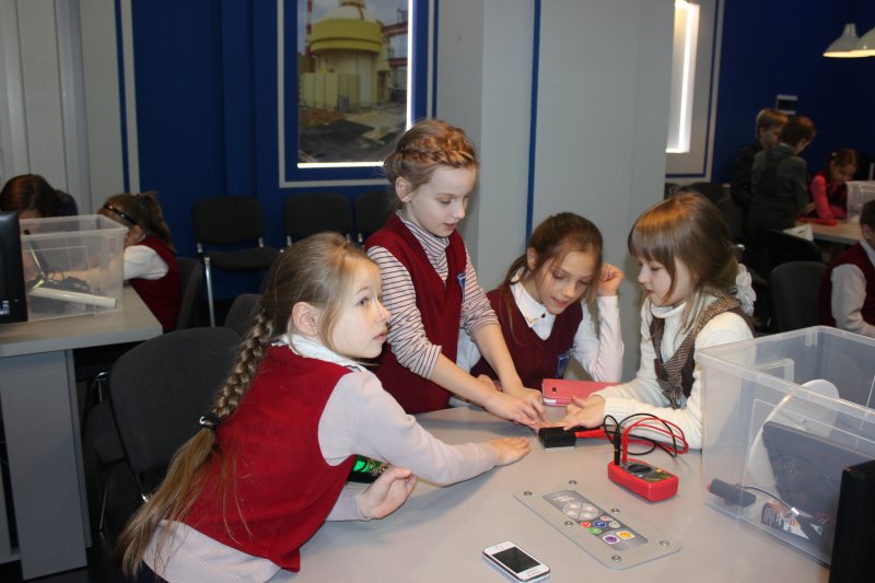 Фото к Школьники Минска изучили различные виды получения электрической энергии