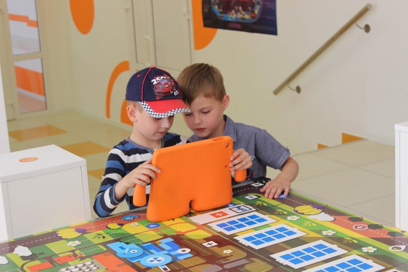 Фото к Ура, каникулы! Кто куда, а мы в ИЦАЭ!