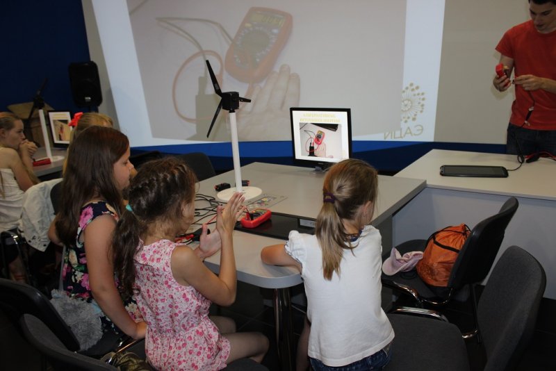 Фото к Ура, каникулы! Кто куда, а мы в ИЦАЭ!