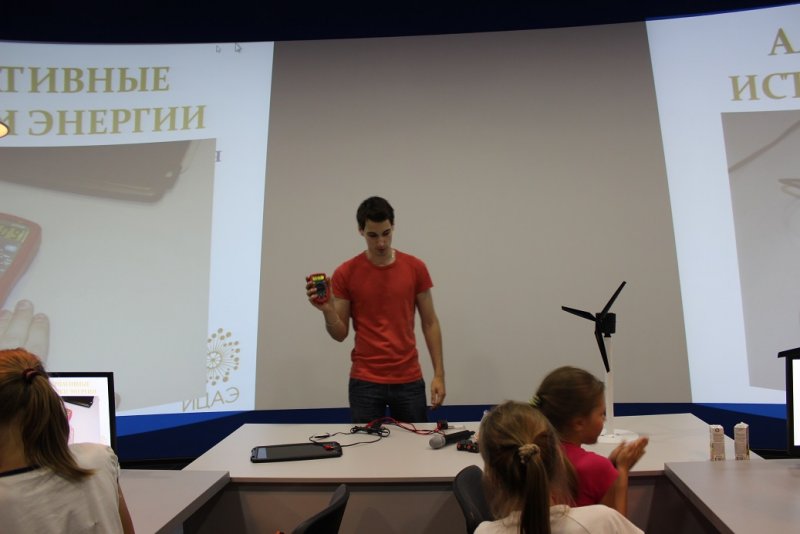 Фото к Ура, каникулы! Кто куда, а мы в ИЦАЭ!